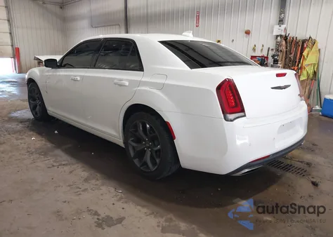 2021 Chrysler 300 300S z USA, uszkodzony, nr VIN 2C3CCABG7MH537412
